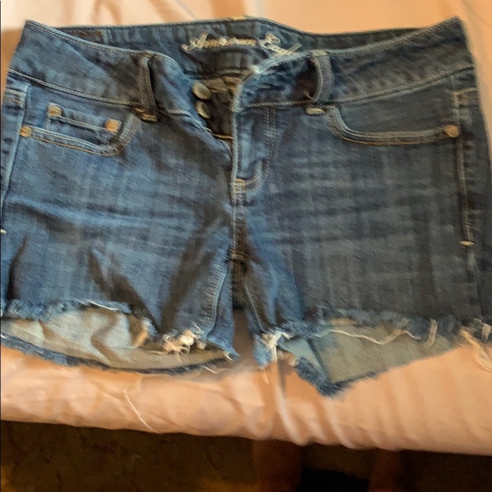 Cut off blue jean shorts